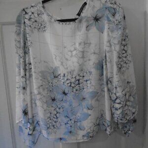 Woman's IVANKA TRUMP Floral Top Size M